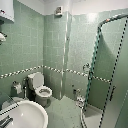 Hotel Lyden Golem (Tirana)